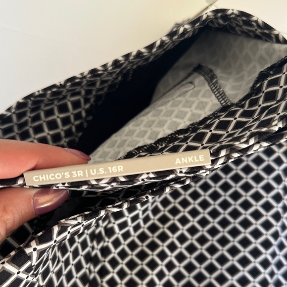 Chico's NWT so slimming Brigitte slim leg Black and White Geometric Pants - Picture 6 of 6